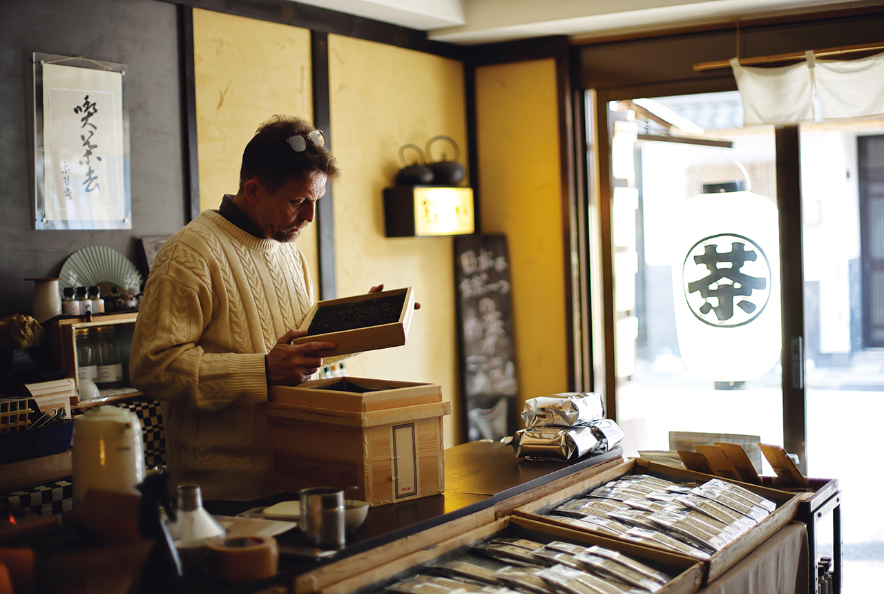 「おちゃらか」の店主、ステファン・ダントン氏